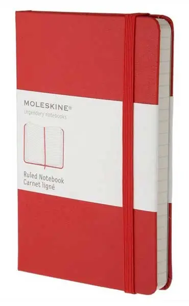 Agenda de buzunar cu coperti tari Moleskine Classic – Rosie, file liniate