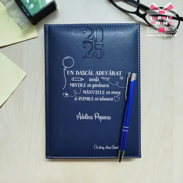 Agenda personalizata 2025 Dascal adevarat AP8 ALBASTRU, DELUXE H