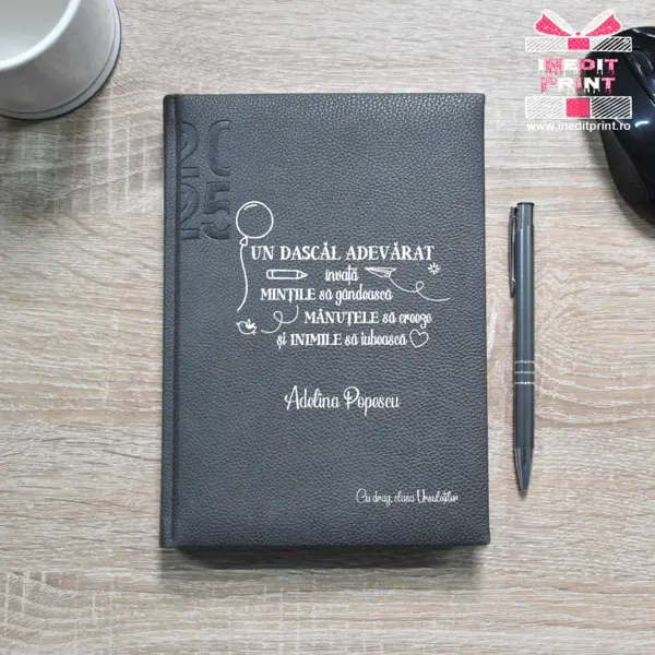 Agenda personalizata 2025 Dascal adevarat AP8 DELUXE H, MARO