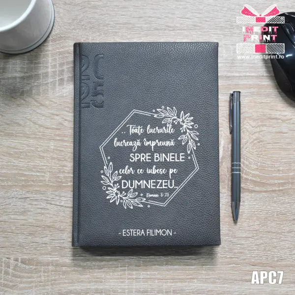 Agenda personalizata 2025 Romani 8:28 APC7 DELUXE H, MARO