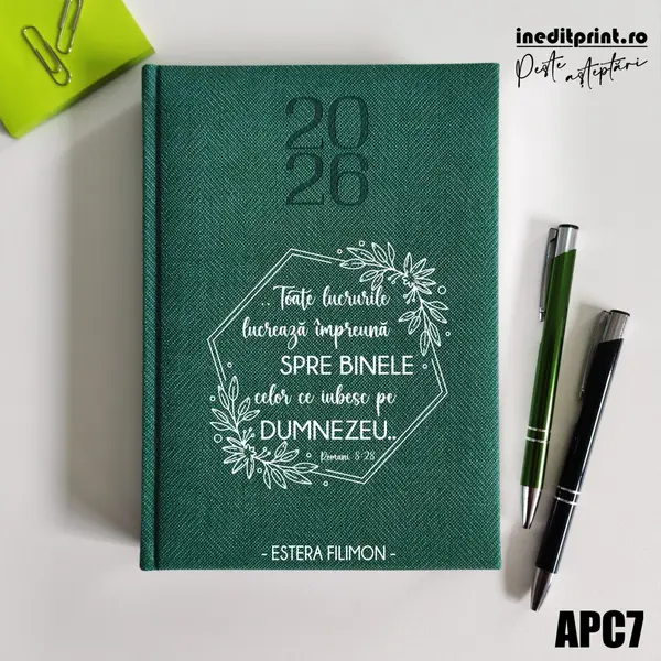 Agenda personalizata 2026 Romani 8:28 APC7 DELUXE PREMIUM, Bard Verde