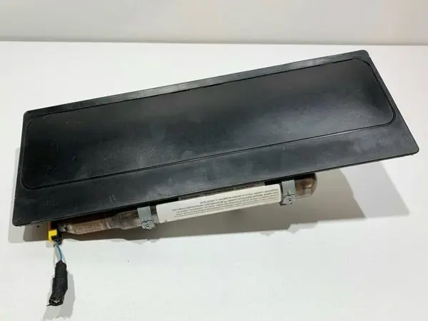 Airbag genunchi 3G2880842E Volkswagen Passat B8 (2014-2019)