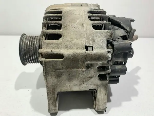 Alternator 120a 8200757870 Renault Megane 3 (2008-2012) 1.9 dci F9Q 870