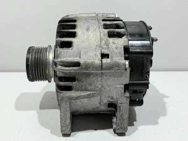 Alternator Renault Scenic 3 (2009-2011) 1.5 dci K9K 830