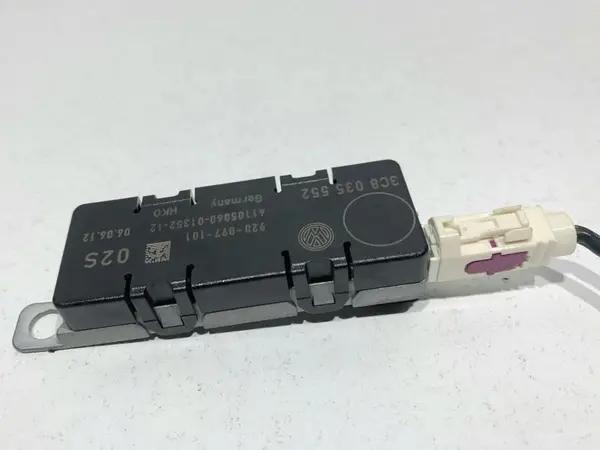 Amplificator antena 3C8035552 Volkswagen Passat CC facelift (2012-2016)