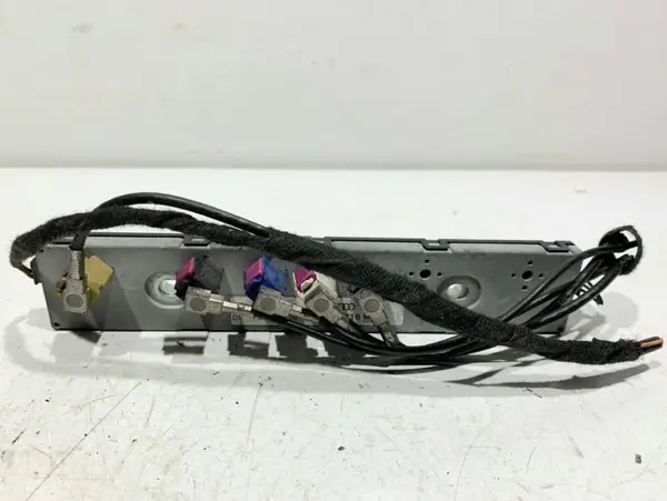 Amplificator antena 4L0035225F Audi Q7 (2006-2010) [4L]