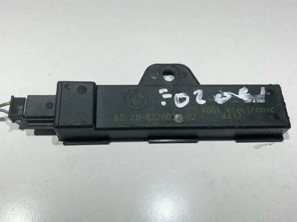 Amplificator antena 9220832 02 BMW Seria 5 (2010-2017) [F10]