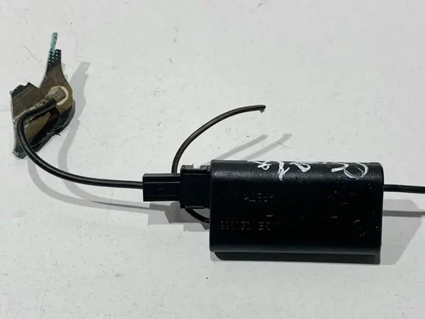 Amplificator antena / filtru banda fm G50089 Volkswagen Passat B6 3C (2005-2010)