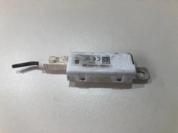 Amplificator antena fw93-18k942-bb Jaguar E-Pace (2017->) [X540]