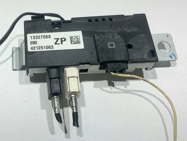 Amplificator antena stanga spate 13327068 Opel Insignia A (2008-2013)