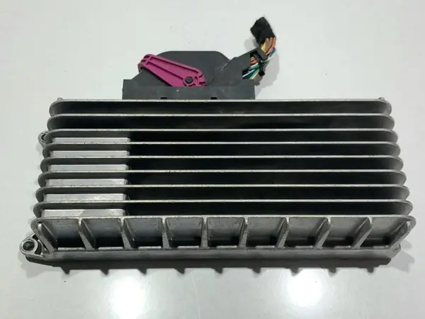 Amplificator audio 8T0035223J Audi Q5 (2008-2012) [8R]