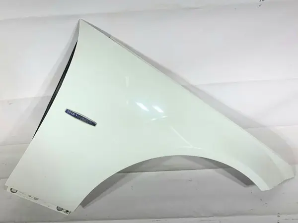 Aripa fata dreapta culoare 650 - alb calcit Mercedes C-class facelift (2011-2014) [w204]