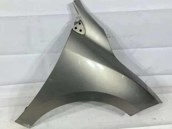 Aripa fata dreapta culoare crem Renault Megane 3 (2008-2012)
