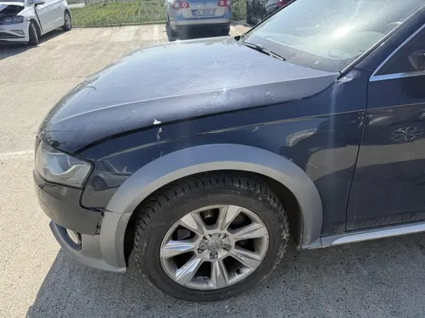 Aripa fata stanga cu defect culoare albastru - lz5a Audi A4 Allroad (2009-2011) [8KH, B8]