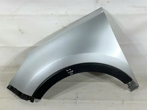 Aripa fata stanga culoare argintie Kia Sportage (2010-2015)