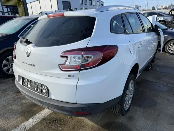 Aripa spate dreapta culoare alba Renault Megane 3 facelift (2012-2016)