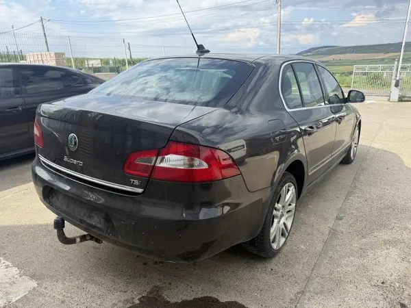 Aripa spate dreapta culoare mocca brown metallic - lf8m Skoda Superb 2 (2008-2013)
