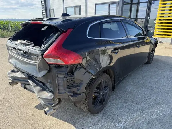 Aripa spate dreapta culoare negru - onyx black Volvo V40 (2012-2016)