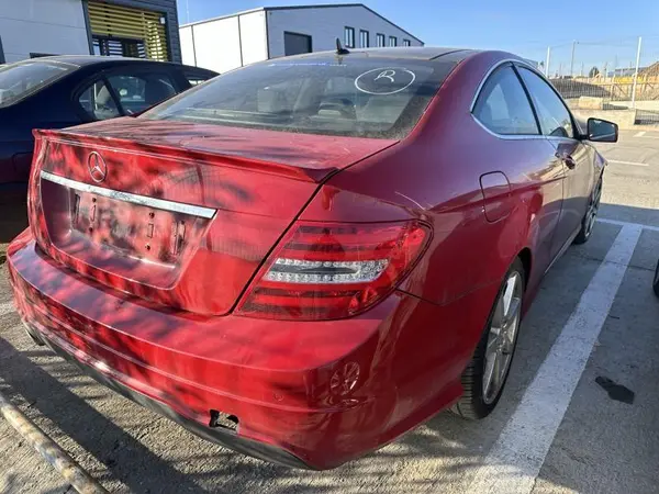 Aripa spate dreapta culoare rosie - 590 Mercedes C-class facelift (2011-2015) [w204]