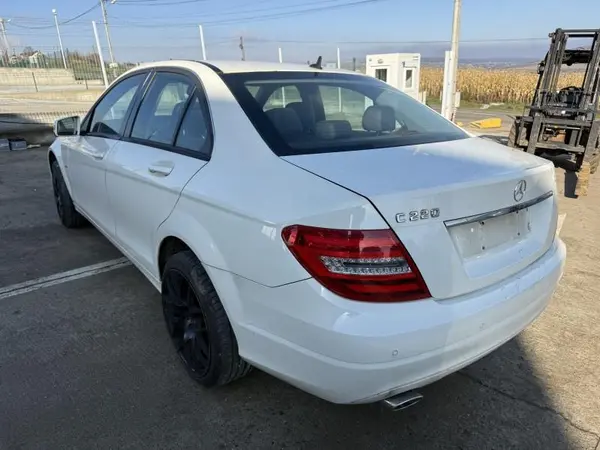 Aripa spate stanga culoare 650 - alb calcit Mercedes C-Class (2007-2010) [W204]