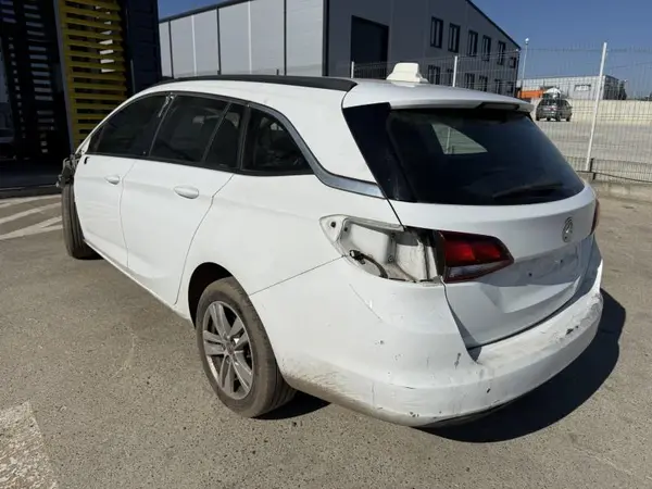 Aripa spate stanga culoare alb - gaz (40r) Opel Astra K (2015-2019)