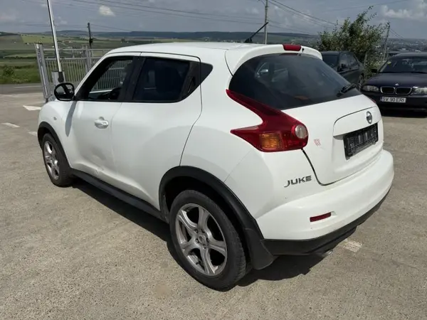 Aripa spate stanga culoare alba - 326 Nissan Juke (2010-2014)