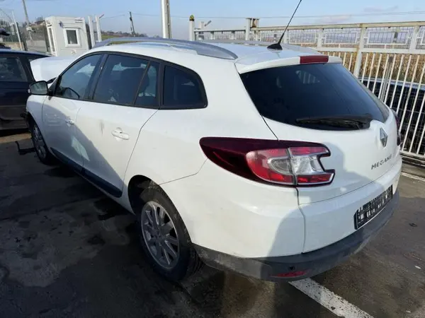 Aripa spate stanga culoare alba Renault Megane 3 facelift (2012-2016)
