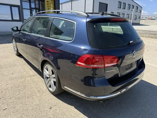 Aripa spate stanga culoare albastru - lh5x Volkswagen Passat B7 (2010-2014)