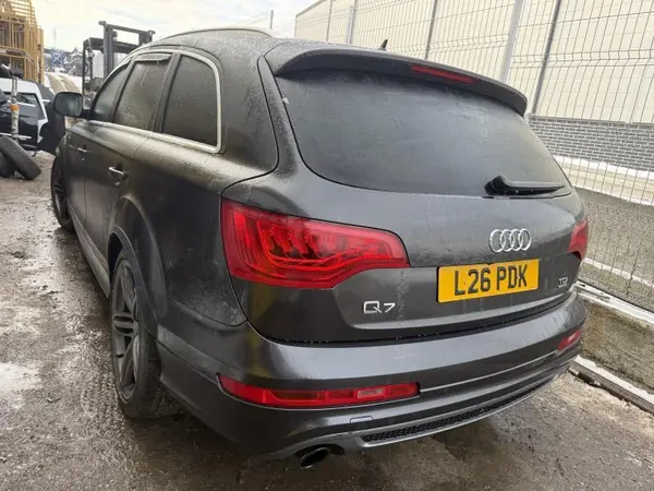 Aripa spate stanga culoare negru - lz7l Audi Q7 (2006-2010) [4L]