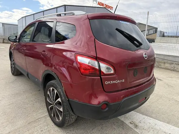Aripa spate stanga culoare rosie - naj Nissan Qashqai plus 2 ( 2008-2010) [J10]