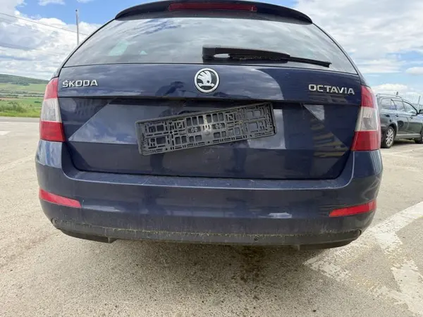 Bara spate completa cu senzori de parcare culoare albastru - lf5a Skoda Octavia 3 facelift (2017-2019)