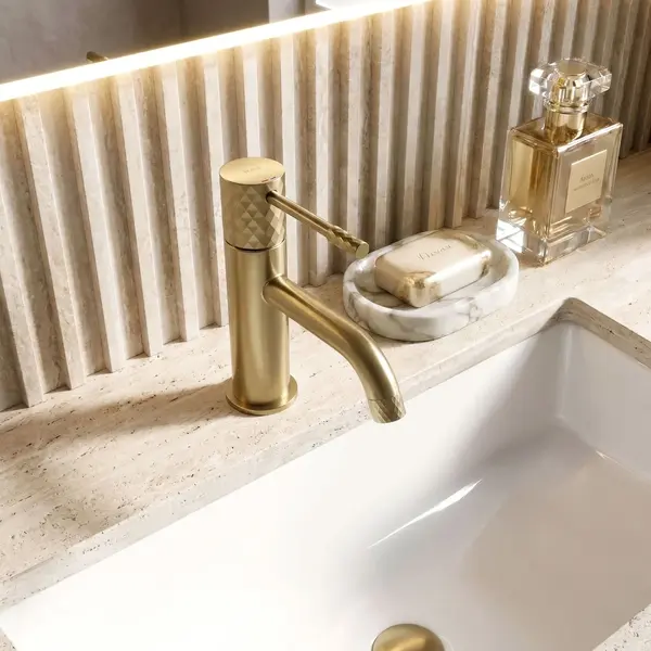 Baterie pentru lavoar Rea Lungo Diamond Brush Gold