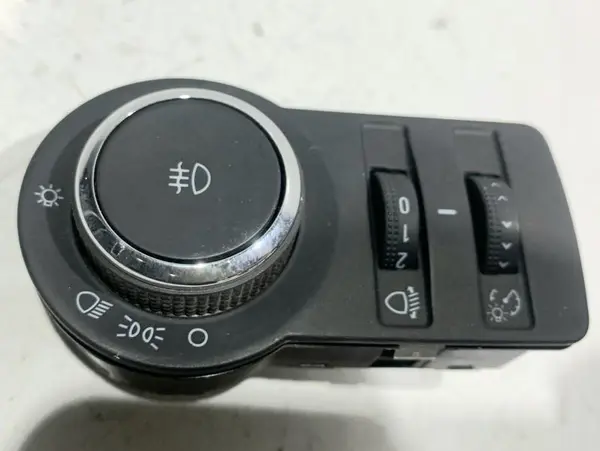 Bloc lumini 13268697 Opel Astra J (2009-2012)