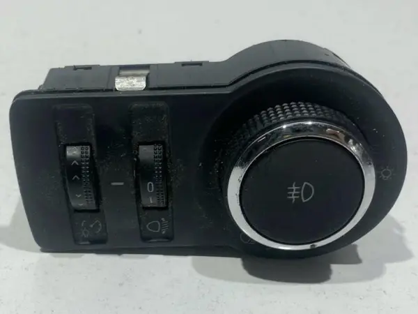 Bloc lumini 13268704 Opel Astra J (2009-2012)