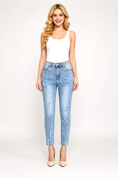 Blugi slim fit LUCCA, cu strasuri ample si perforatii medii, Albastru zapada