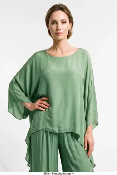 Bluza dama din matase si vascoza cu colturi fluide si maneci fluture, verde olive