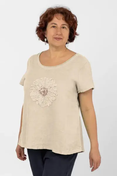 Bluza din in bej, cu floare si paiete pe piept