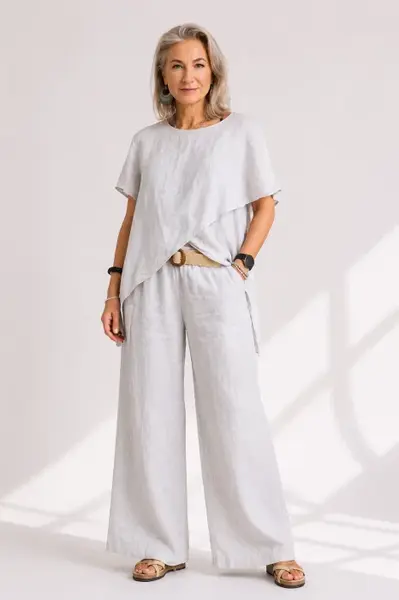 Bluza din in cu croi asimetric si design petrecut, bej