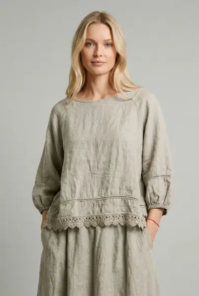 Bluza din in cu dantela, croi lejer, stil natural elegant, bej