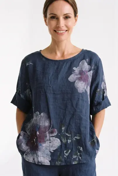 Bluza din in evazata, cu imprimeu floral acuarela si cu nasturi pe spate, bleumarin