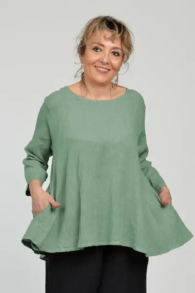 Bluza evazata cu clin la spate din in, verde menta