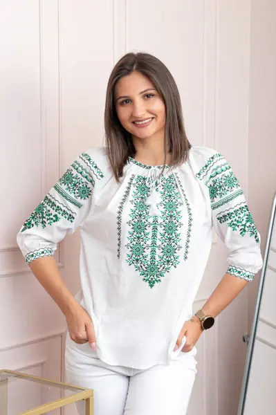 Bluza tip ie alba cu motiv floral verde Ecaterina