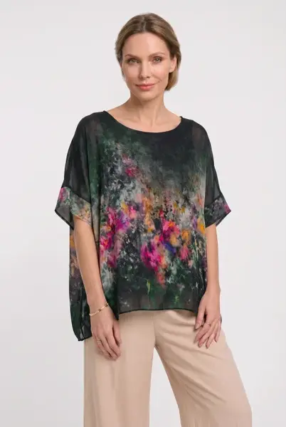 Bluza vaporoasa tip poncho din matase, croi oversized cu print pictural multicolora pe fond negru