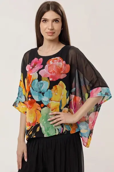 Bluza vaporoasa tip poncho din matase si vascoza, croi oversized cu print floral pe fond negru si maneci largi fluide