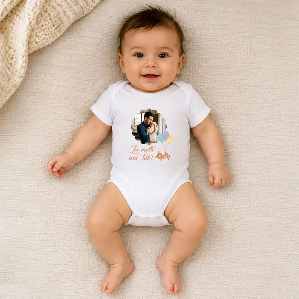 Body personalizat La multi ani - TPC27 Alb Maneca Scurta, 1 Luna (Nr 56)