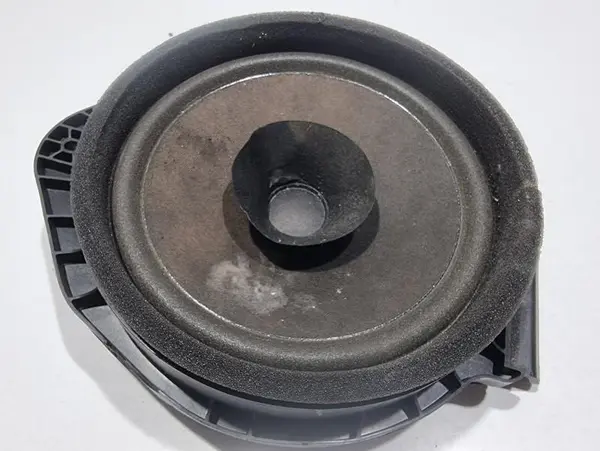 Boxa auto stanga / dreapta spate Opel Astra J (2009-2012)