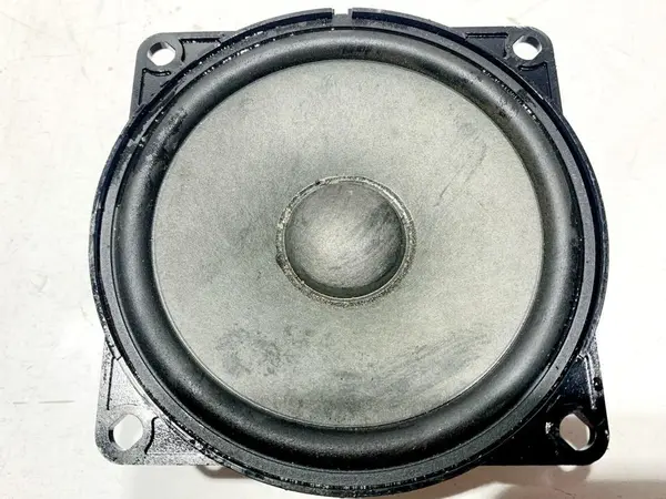 Boxa usa stanga / dreapta fata 1K0035411 Volkswagen Jetta 4 (1998-2005)
