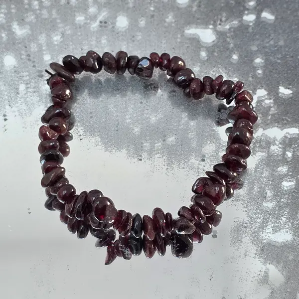 Bratara chipsuri granat