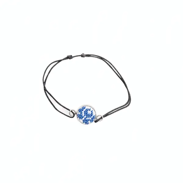 Bratara din inox cu broderie si snur reglabil, model trandafir