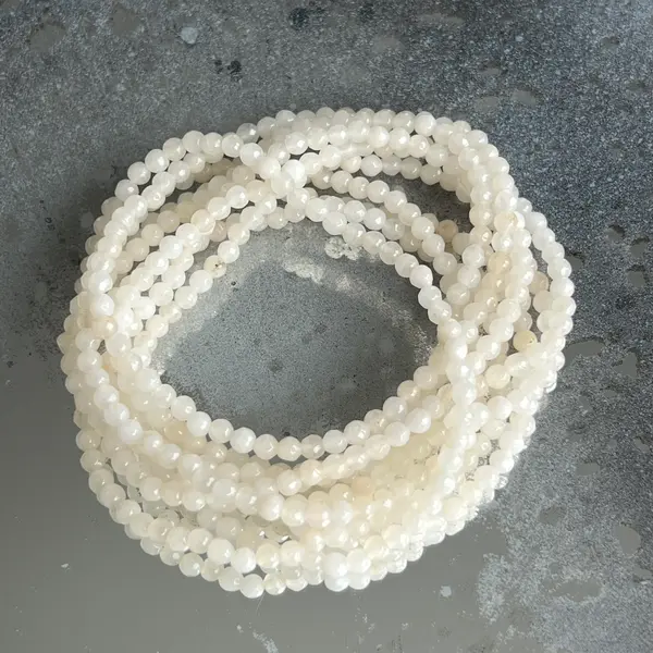 Bratara fatetata agat alb 3 mm